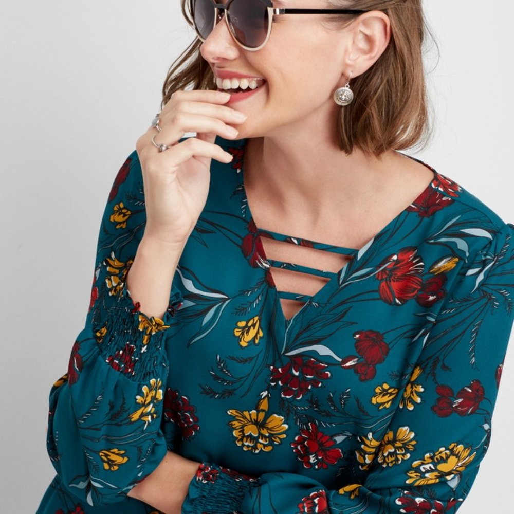 Maurices Lattice Neck Long Sleeve V-Neck Floral Blouse, size 3X